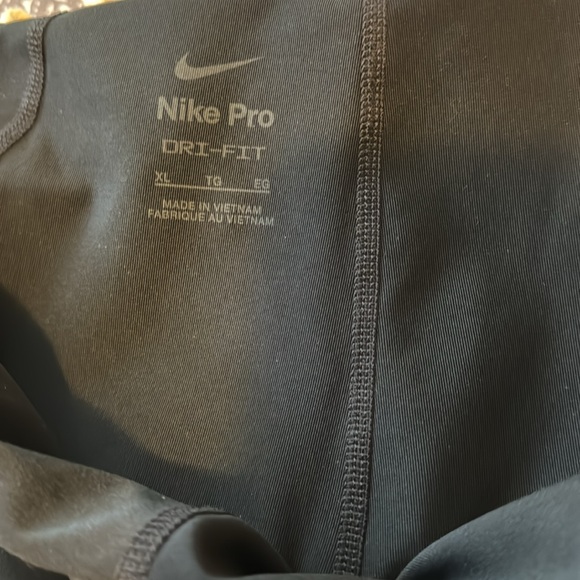 Nike pro size youth XL - Picture 2 of 2